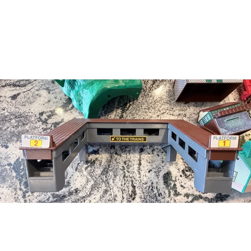 Vintage Tomy Toy Train Track Accessories Lot Bridges Tunnels Buildings